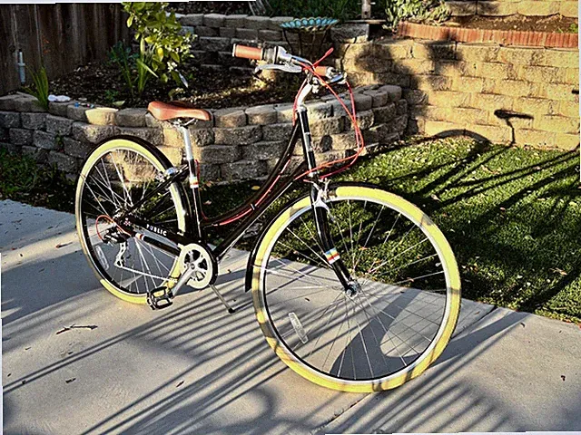 PUBLIC C7 Small/Medium Women's Dutch City Bike