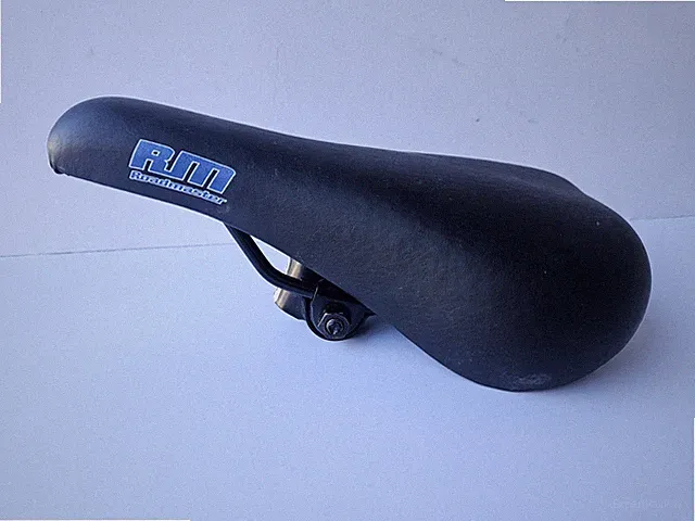 Vintage, Road Master Touring/MTB/ATB/BMX Padded Bicycle Seat/Saddle